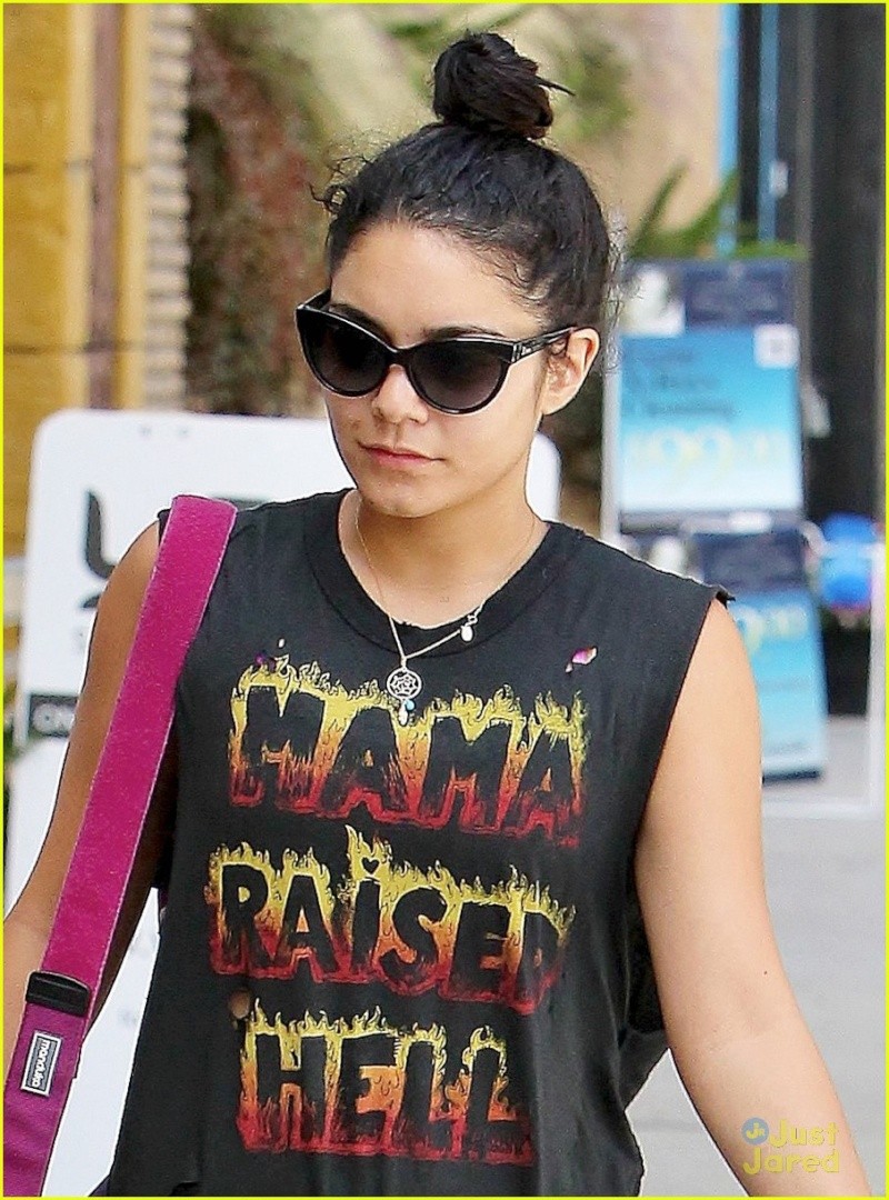 leaving yoga class (24.08.12) Vaness43