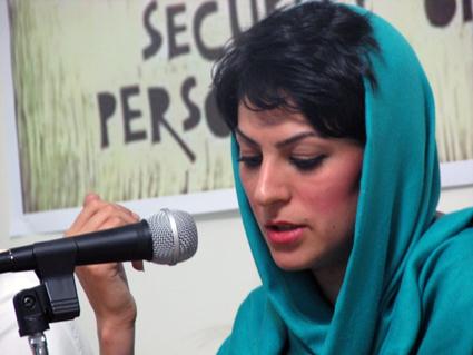 الحكم بسجن وجلد ناشطة إيرانية في حقوق الإنسان بتهمة "عدوة الله"  12944914