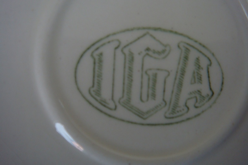 Is IGA made by Crown Lynn ? Dsc01811