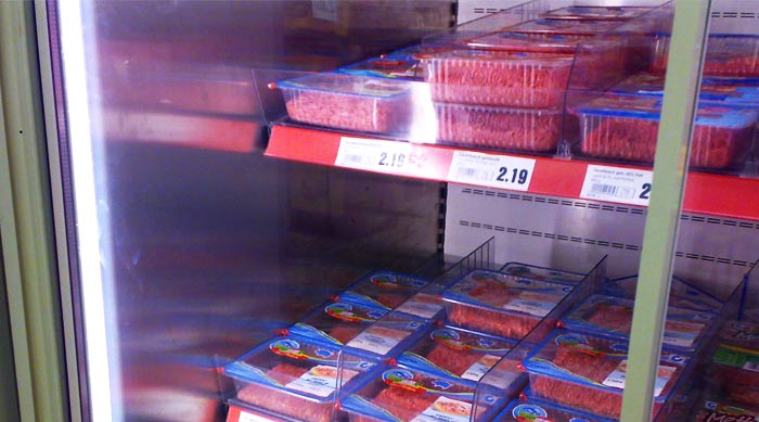 Hackfleisch in Supermärkten mit Salmonellen Hackfl10