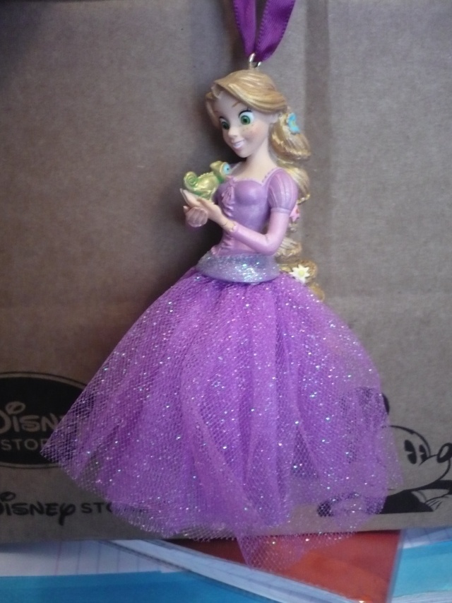 [Disney Store] 2012 : l'Année des Princesses - Page 38 00411