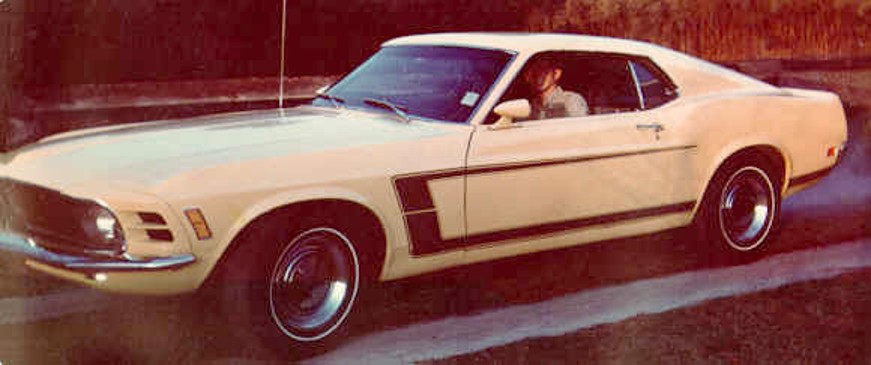Vieille photo qui inclus des Mustang 65-73  - Page 9 1970_d10