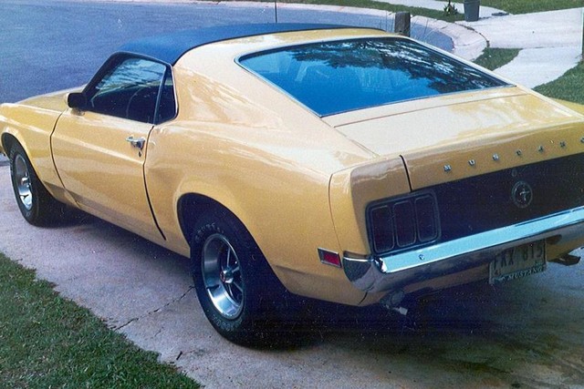 Vieille photo qui inclus des Mustang 65-73  - Page 9 1970_g10