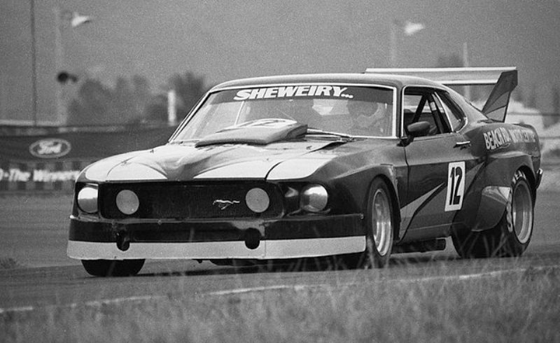Photo d'époque de Mustang de course 1983-810