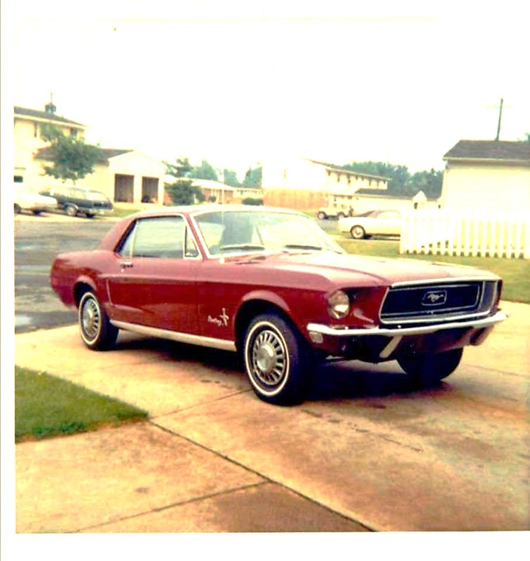 Vieille photo qui inclus des Mustang 65-73  - Page 11 35808510