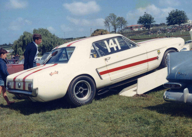 Photo d'époque de Mustang de course File0010