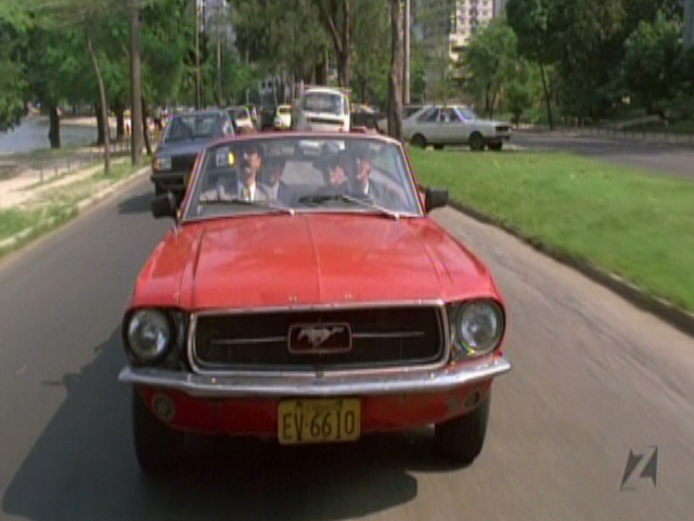 Mustang 1967 dans le film "Attention les dégâts" G10