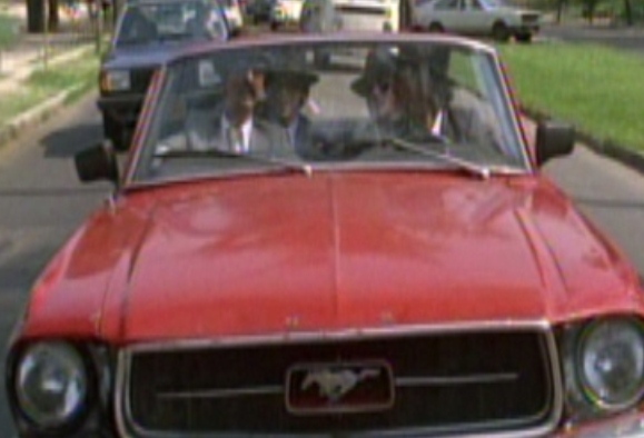 Mustang 1967 dans le film "Attention les dégâts" Hh10