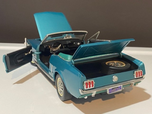 Diecast Mustang 1965 , 1:18 Marque13