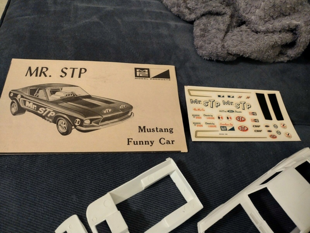 Modèle à coller de Mustang 1967 ou 1968 Stp_510