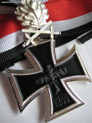 croix de fer ,médaille du mérite et ceinturon allemand a identifier Ek10
