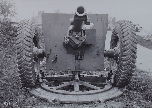Plate-forme Arbel pour tir antichar du canon de 75. Arbel10