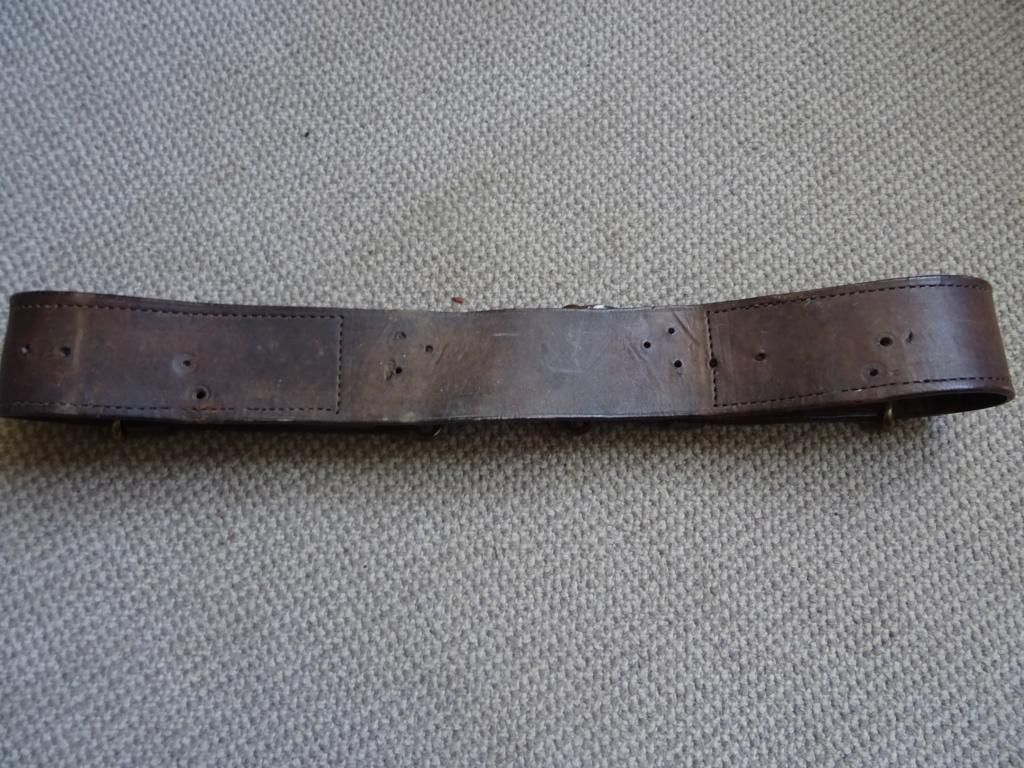 L'équipement cuir pattern 1914 : le ceinturon Dsc02055