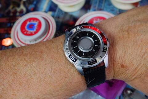Magneto Watch