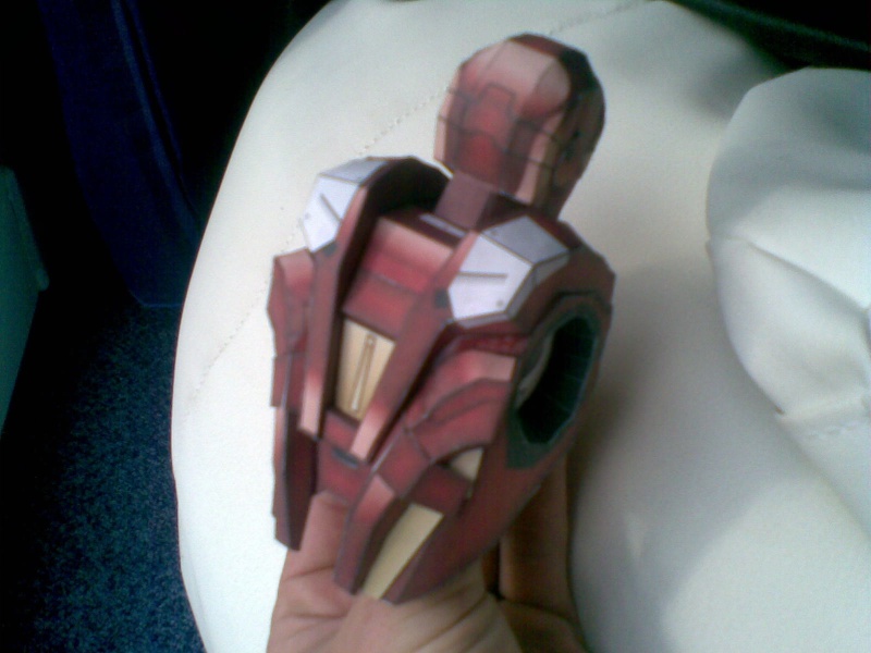 Mon tout premier papercraft - IronMan 06082013