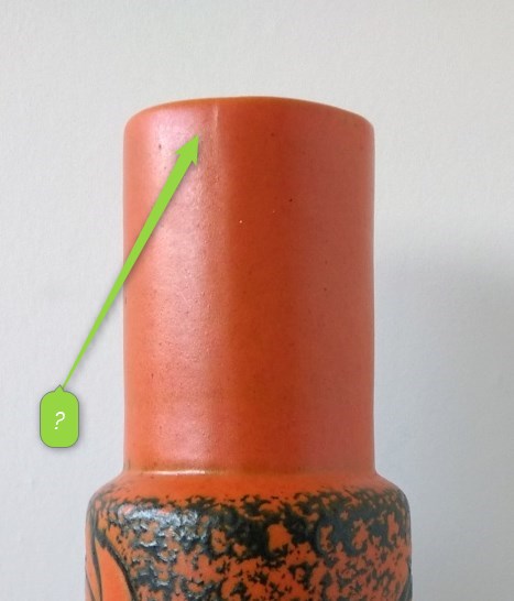 Vase en céramique moucheté noir sur fond émail orange  - Tofej Keramia Hongrie  2019-019