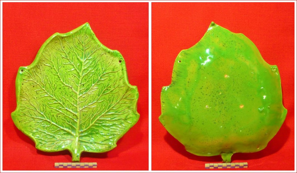 Plat en forme de feuille d'arbre - croix occitane en cachet   Plat_112