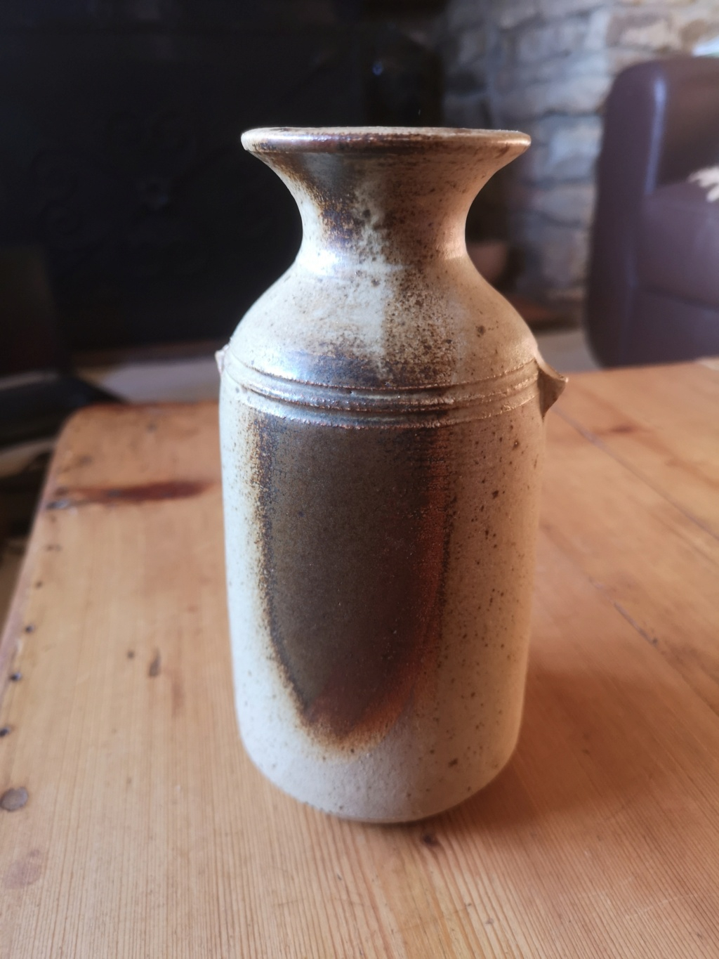 Stoneware lugged vase with R mark - Roger Leyshon?  Img_2206