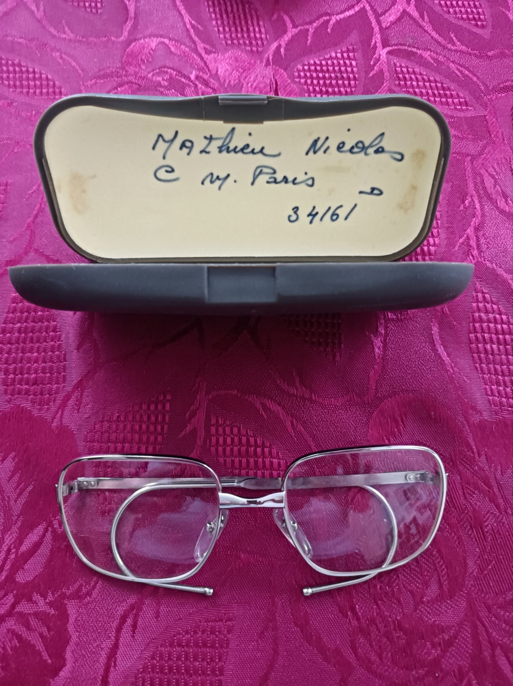 Identification lunettes de vue 413