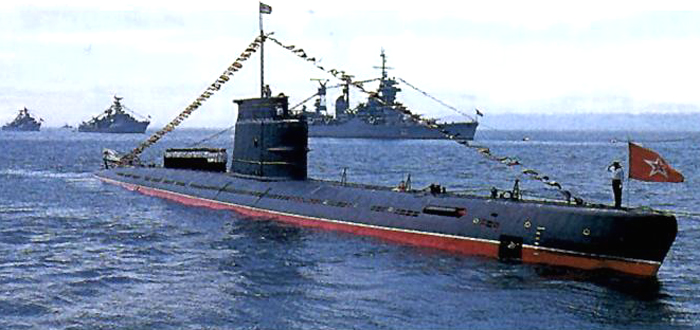 Sous-marin Soviétique Classe ZULU (project 611) 1/350 0310