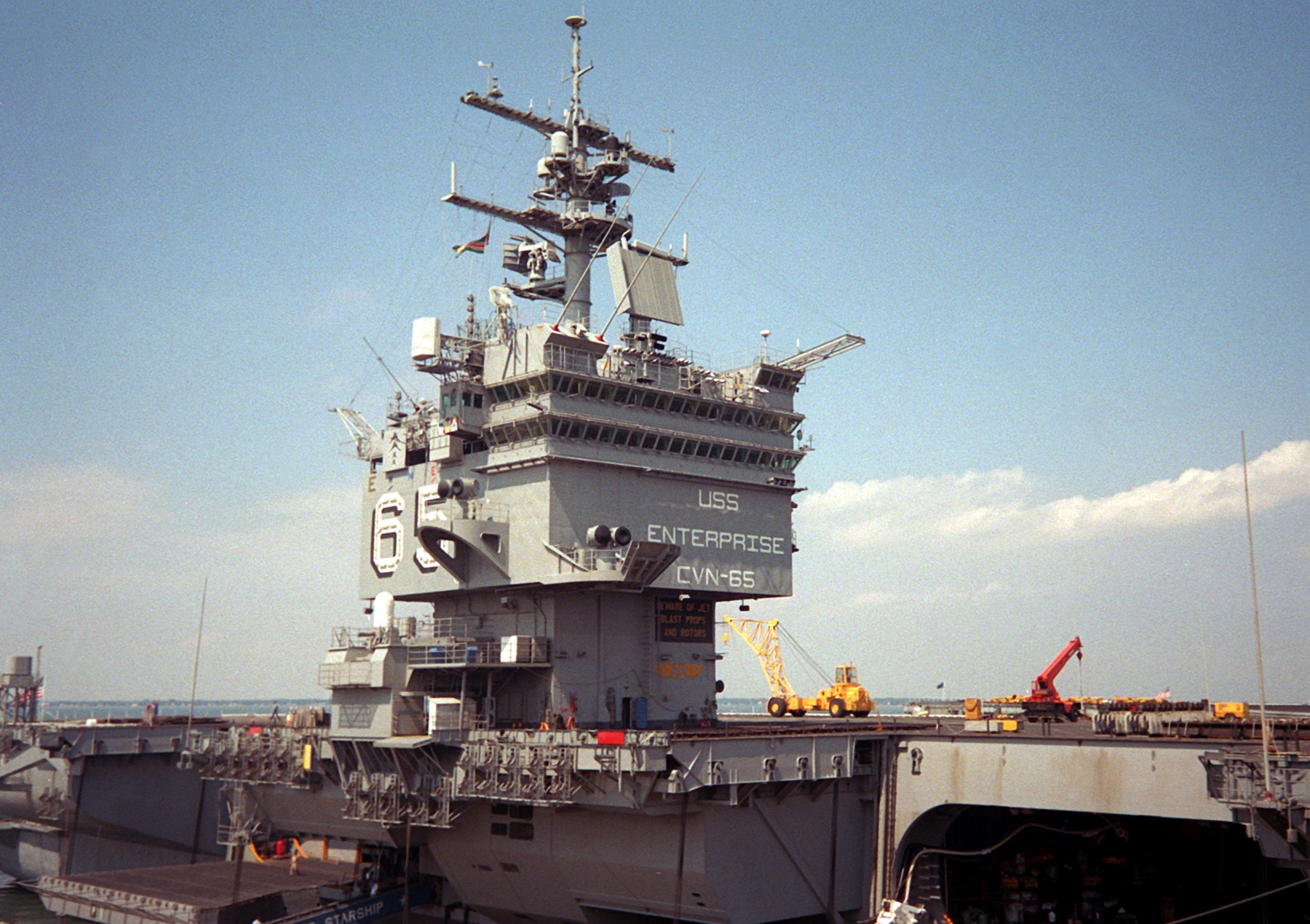 USS ENTERPRISE 1/350 UPGRADED! - Page 3 Big_e_27