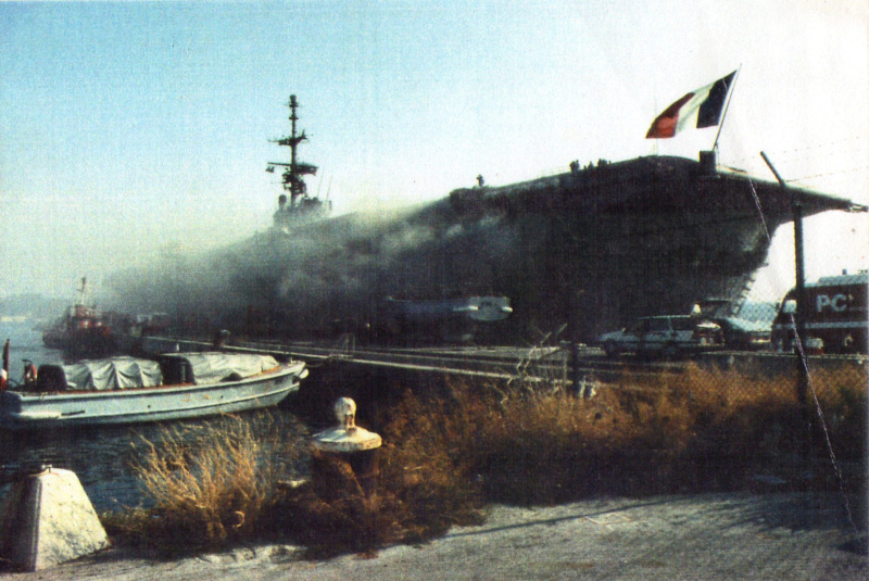 L’USS Bonhomme Richard (LHD 6) en feu à San Diego  Clem_i11