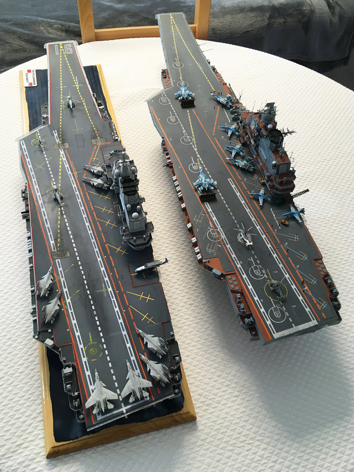 Admiral KUZNETSOV 1/350 UPGRADED! - Page 2 Img_4112