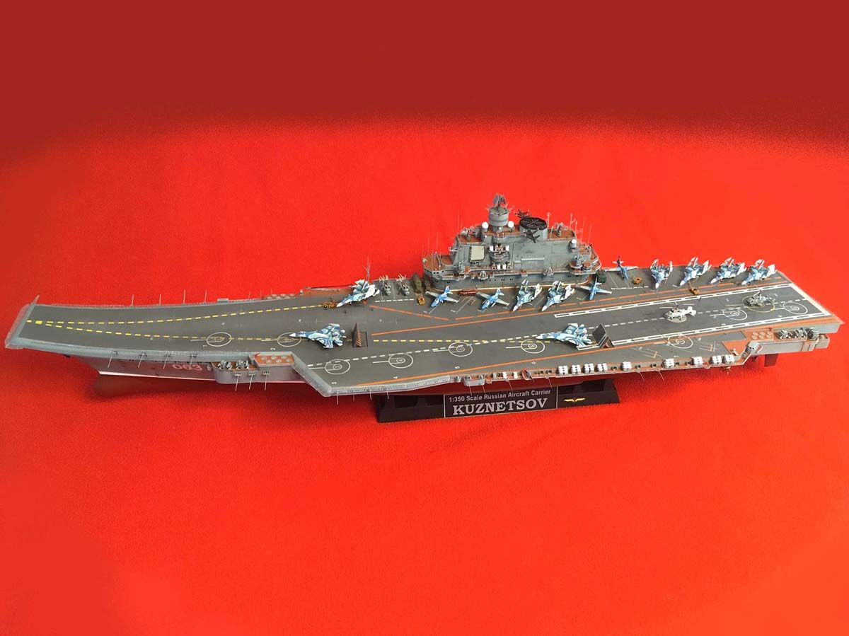 Admiral KUZNETSOV "UPGRADED" 1/350 Kuznet11