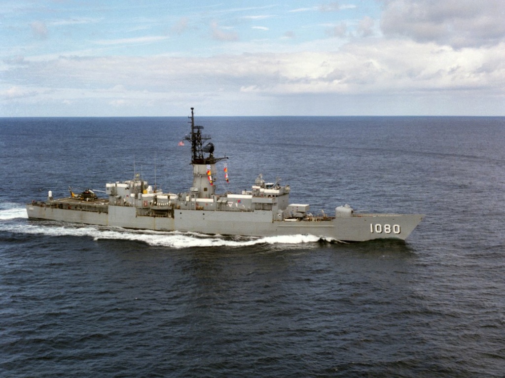 USS PAUL (Frégate classe KNOX) 1/350 Uss_pa17