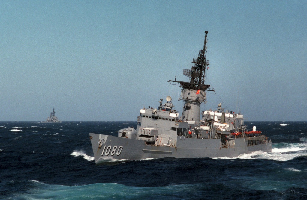 USS PAUL (Frégate classe KNOX) 1/350 Uss_pa19