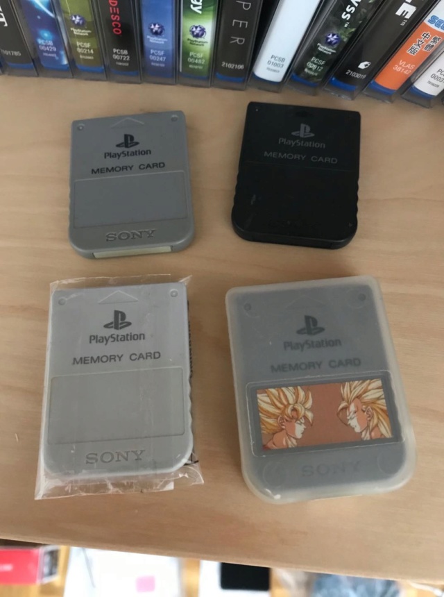 Memory Card PS2: Liste de tous les coloris ? 71957110