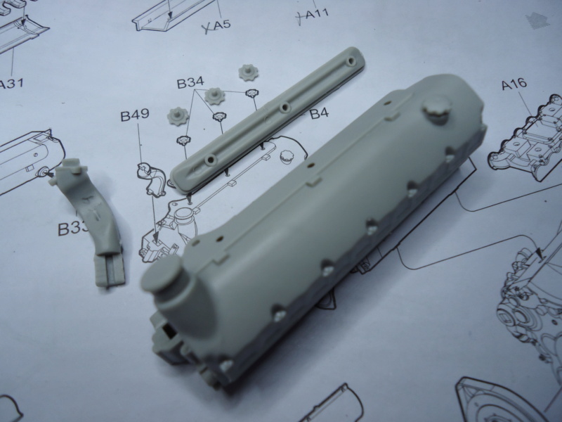 Char allemand Sd.Kfz. 182 KingTiger [Trumpeter 1/16°] de dan le cevenol - Page 3 Dsc03003