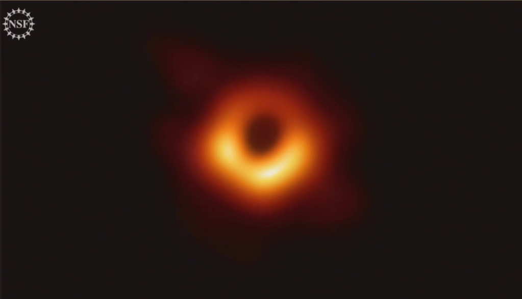 Première image d'un trou noir Blackh10