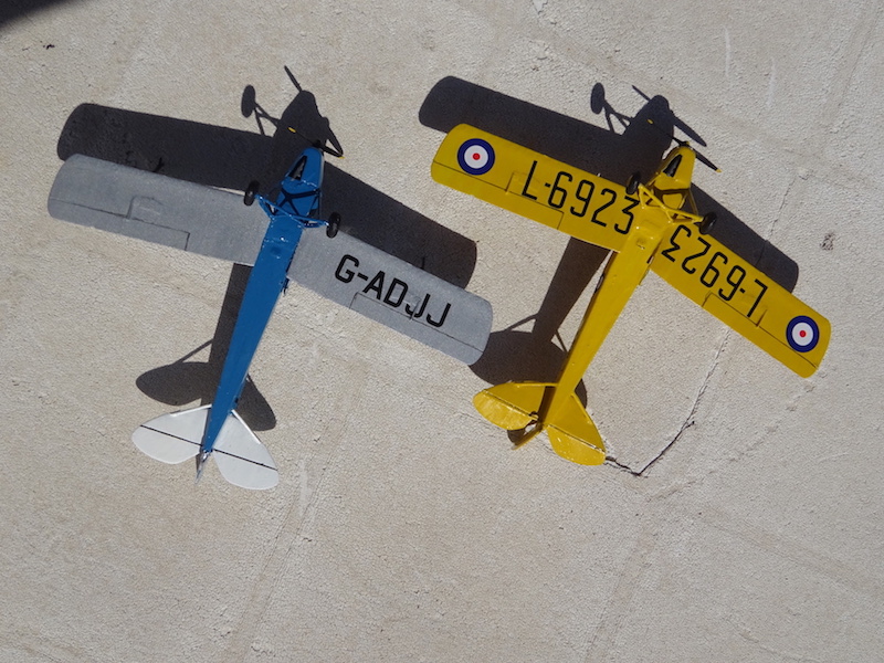 Construcción doble simultánea: dH-82A Tiger Moth de Airfix a 1/72. Dsc04815