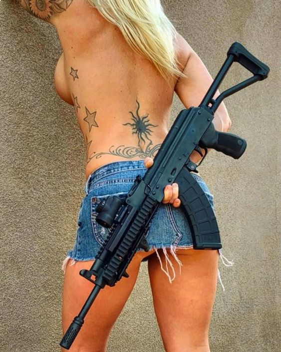 Les filles prennent les armes. - Page 8 Dd0fd910