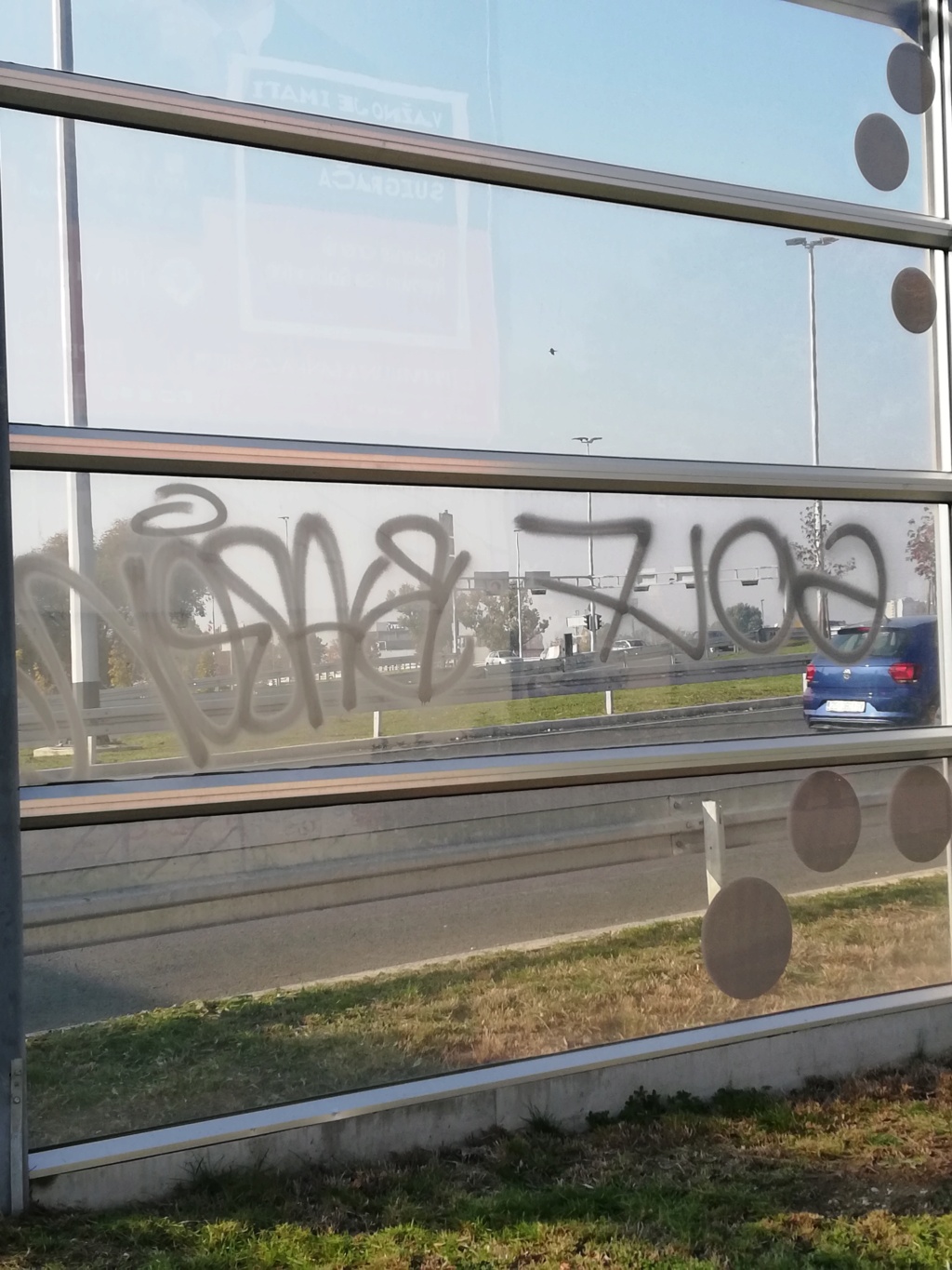 Senfov stranacki kolega naredio da se ukloni mural posvecen braniteljima i Vukovaru.Prosvjednici se okupljaju.Cekaju HEP-ovu dozvolu. Img_1010