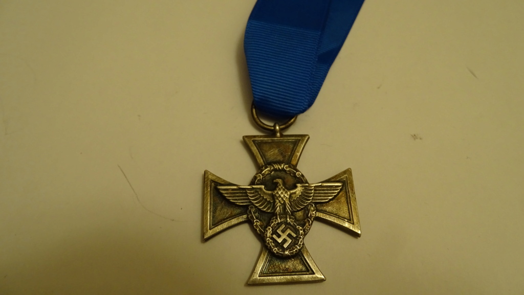 Médaille aigle + croix Dsc02937