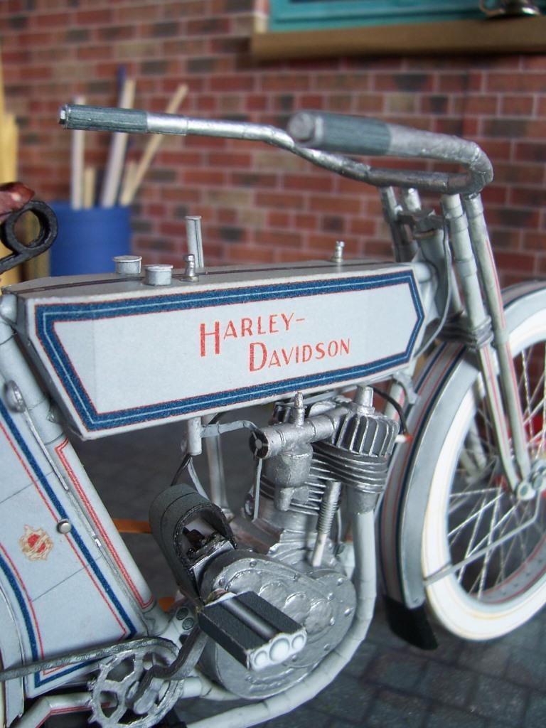 Harley Davidson A7 von 1911  M 1:10 Free Download v. Allen Greyer 100_7315