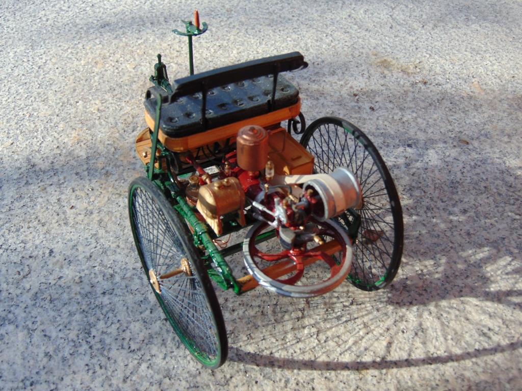 Benz - Patentwagen von 1886 , Eigenbau im M 1:16 Dsc04015
