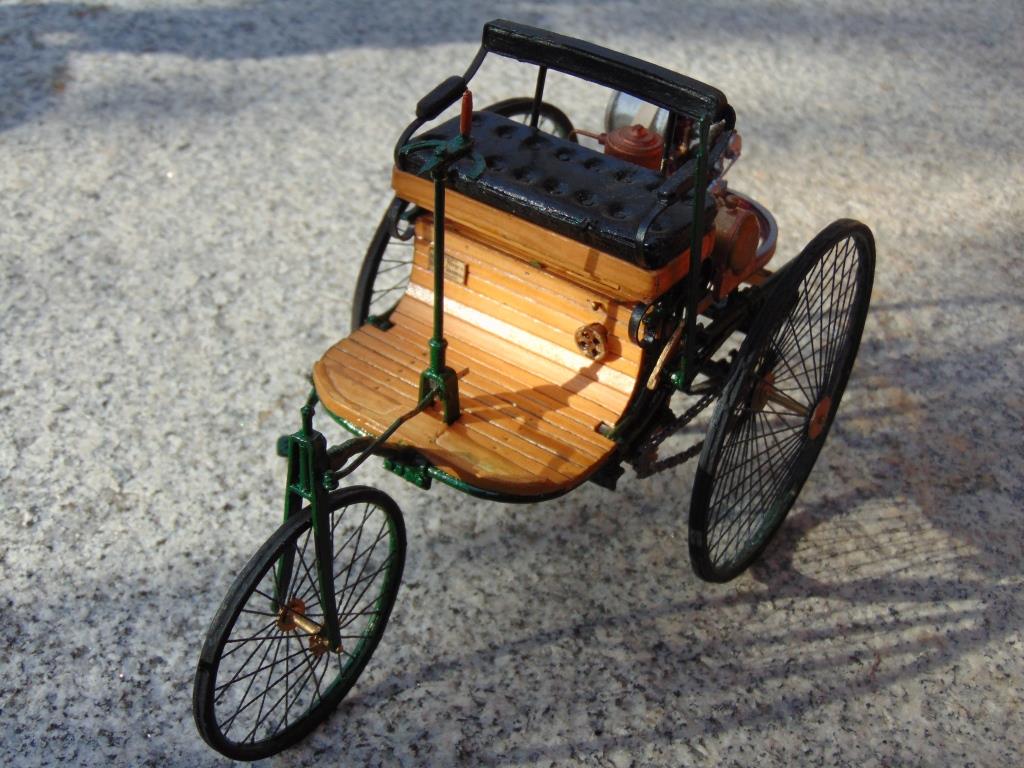 Benz - Patentwagen von 1886 , Eigenbau im M 1:16 Dsc04017