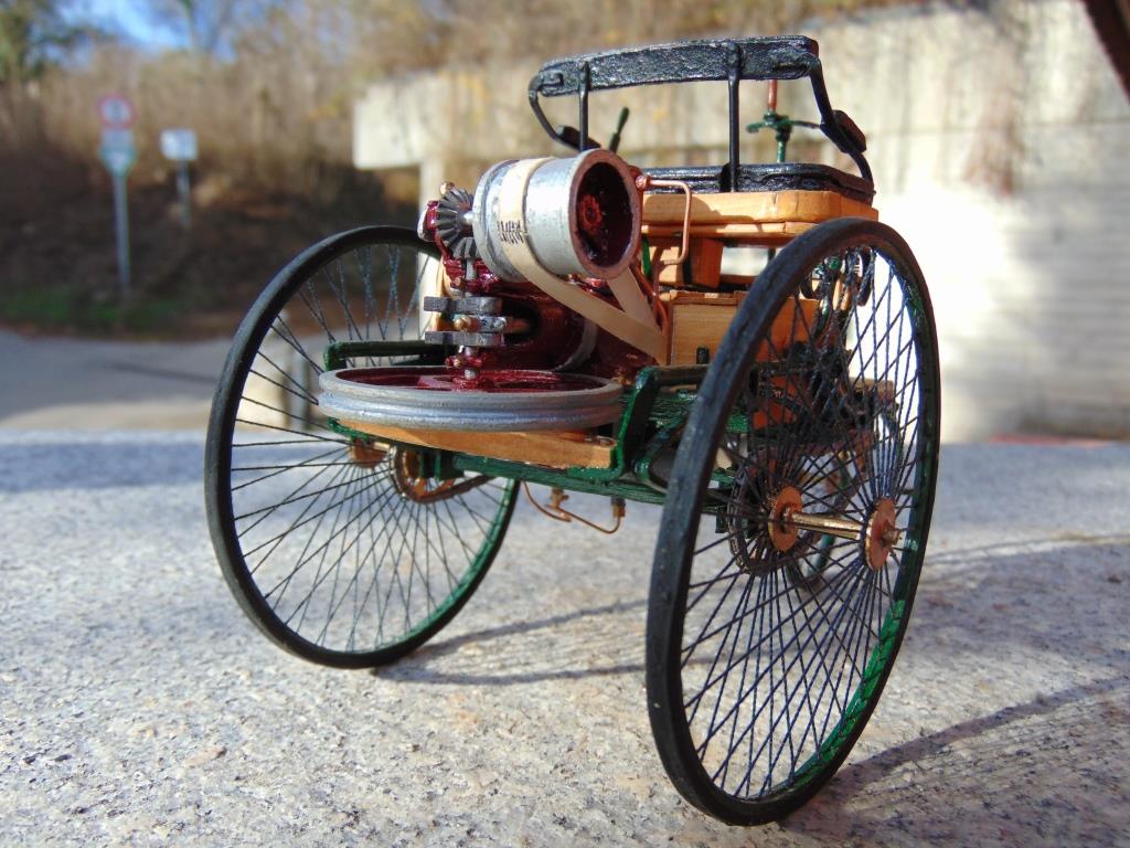 Benz - Patentwagen von 1886 , Eigenbau im M 1:16 Dsc04021