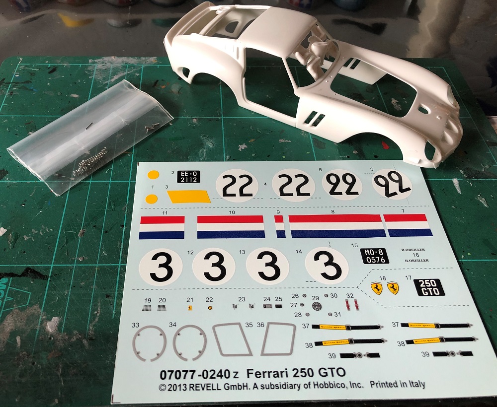 1/24 Ferrari 250 GTO Revell Carros19