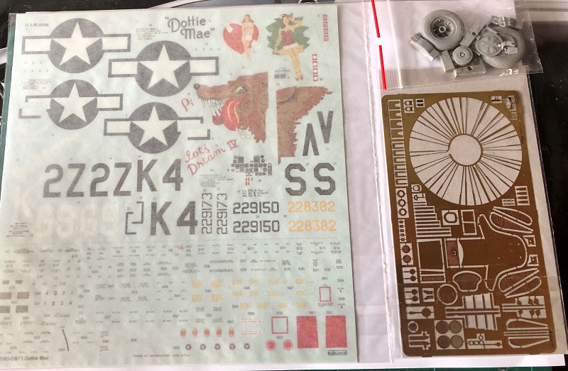 1/32 P-47D Dottie Mae EDUARD Dzocal14