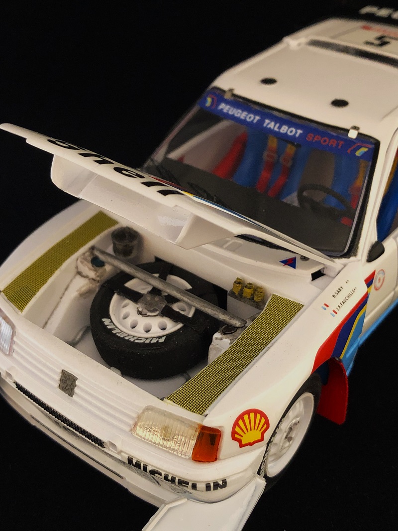 Peugeot 205 Turbo 16 EV 2 Heller  Final_31