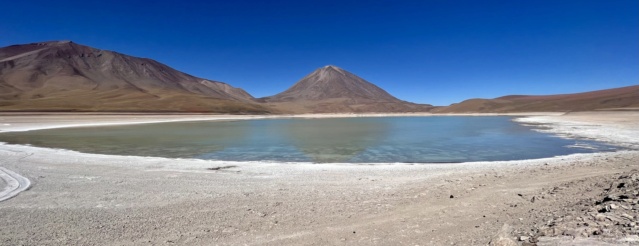 Salars Volcans & Moaï Laguna13