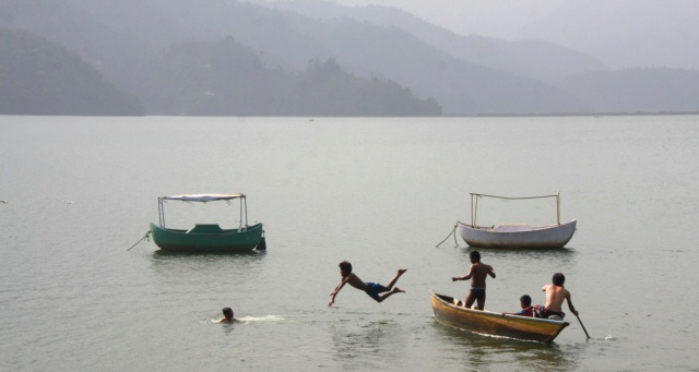   Fil parallèle au concours photo d'octobre 2023 : un paysage de lac  - Page 4 Pokhar10