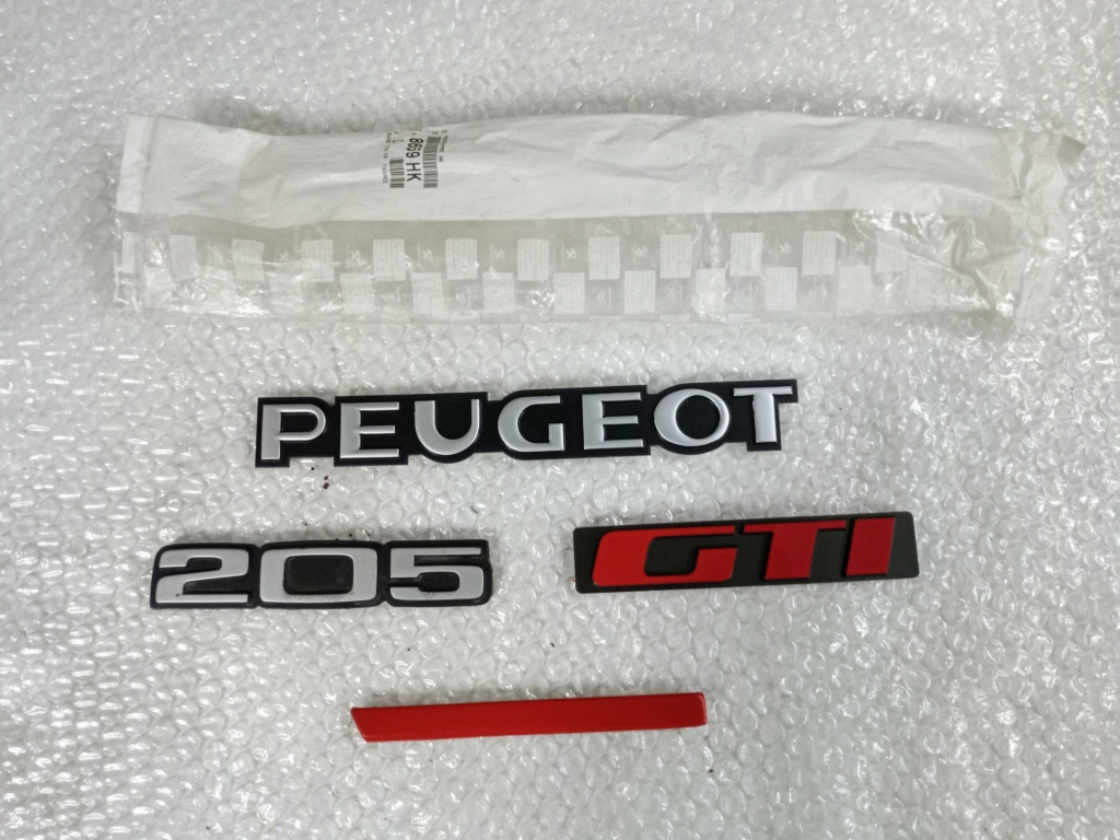 [VDS] Kit logos 205 GTI - Italie Img_2090