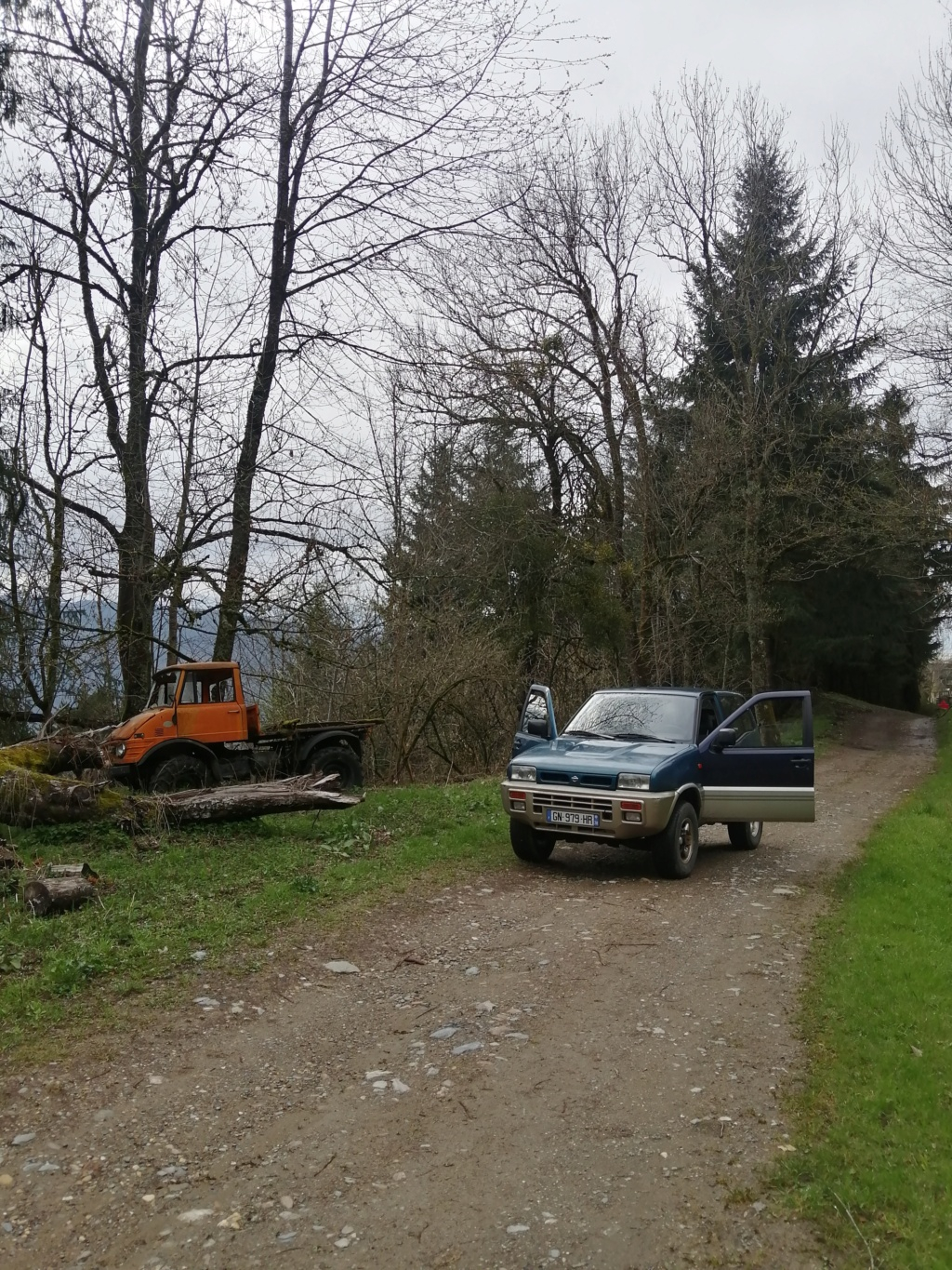 UNIMOG 406 a l'abandon Img_2011
