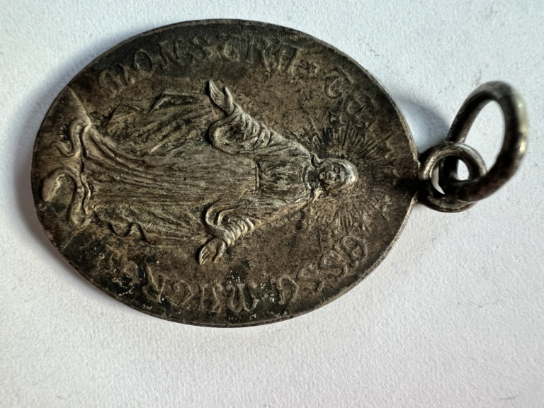 Medalla Congregación hijos de María, S. XIX Img_8011
