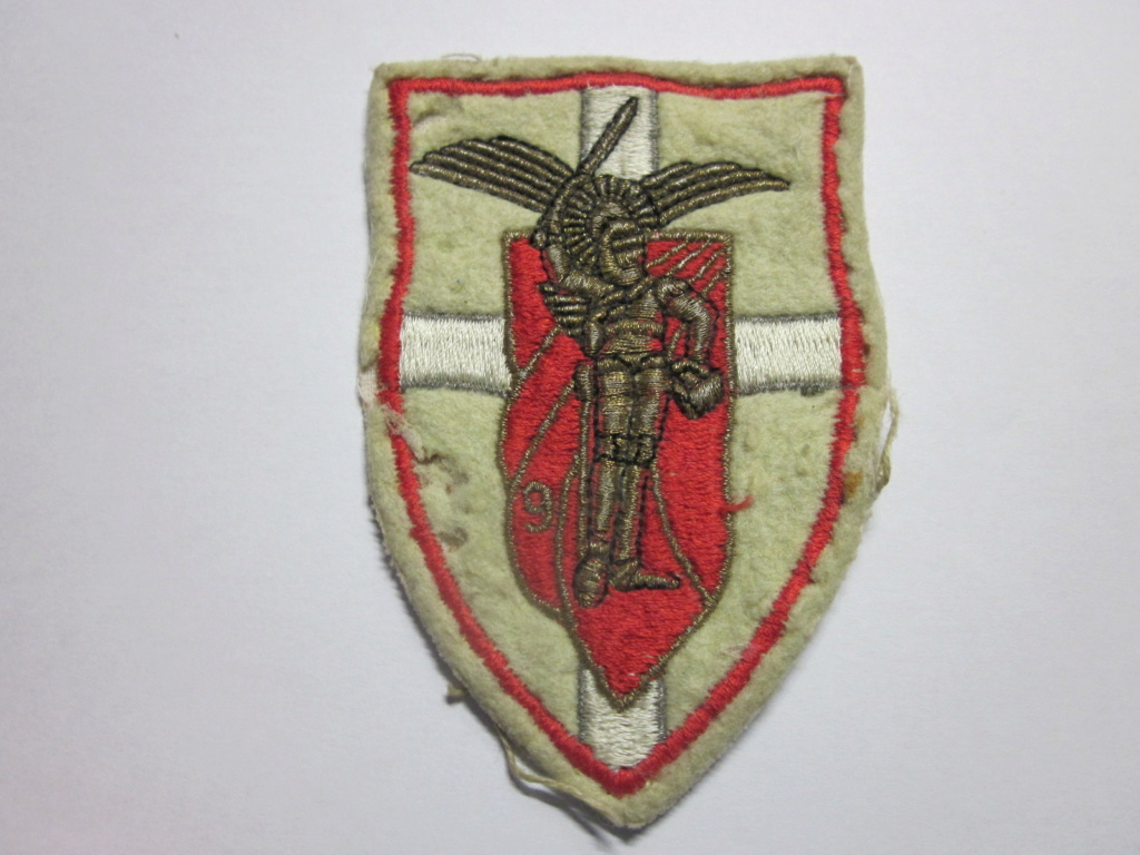Insigne en tissu 9° régiment de chasseurs parachutistes Eb76b210